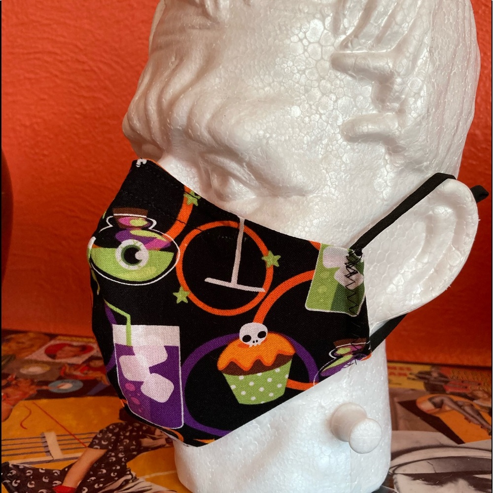 🎃Halloween Mask w/nose wire adjustable ear loops